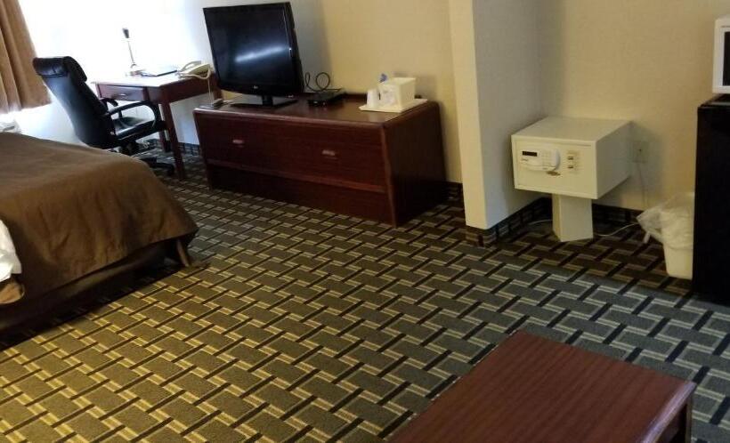 Стандартный Номер Кровать Кинг, Fairbridge Inn & Suites Batavia  Darien Amusement Park
