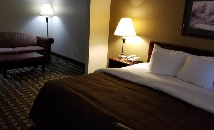 キングサイズベッドのスタンダードルーム, Fairbridge Inn & Suites Batavia  Darien Amusement Park