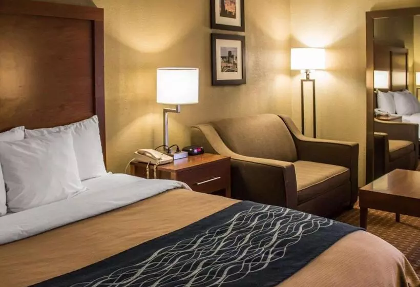 اتاق استاندارد با تخت بزرگ, Quality Inn Akron South