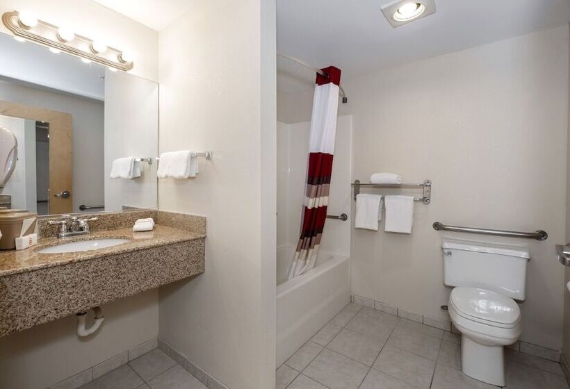 غرفة ديلوكس لذوى الاحتياجات الخاصة, Red Roof Inn Clifton Park