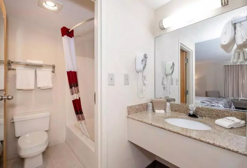 キングサイズベッドのスーペリアルーム, Red Roof Inn Clifton Park