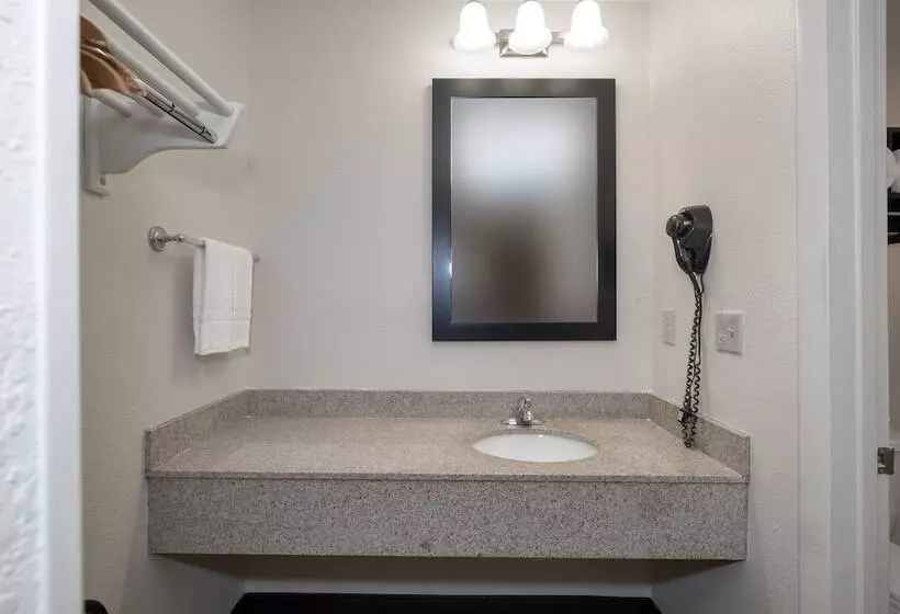スイート, Red Roof Inn Indianapolis  Greenwood