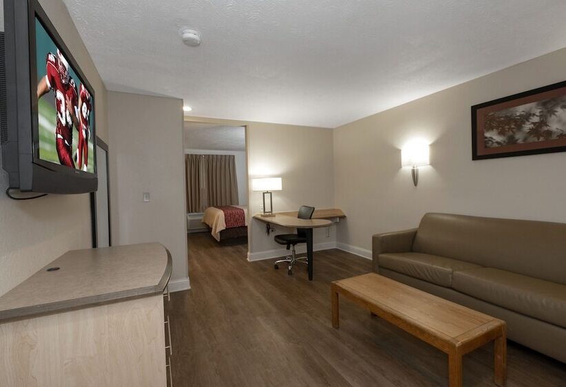 Люкс, Red Roof Inn Indianapolis  Greenwood