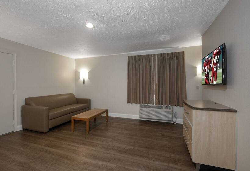 Люкс, Red Roof Inn Indianapolis  Greenwood