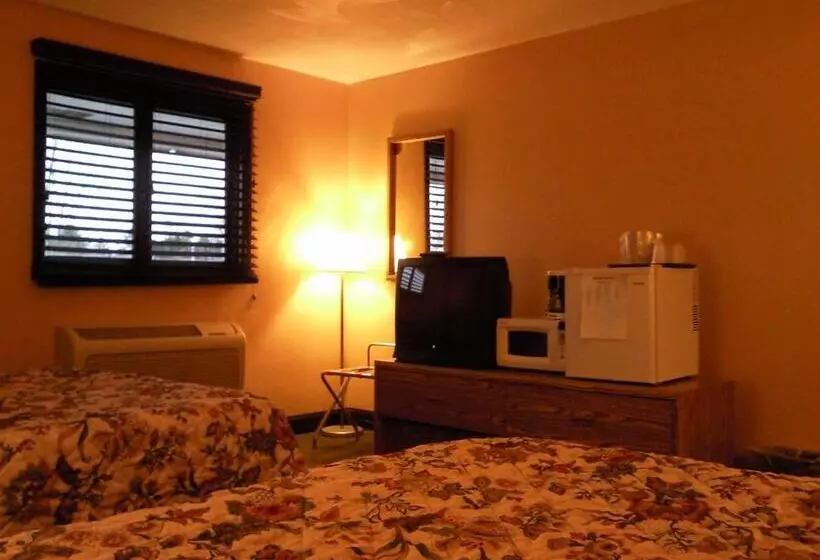 ２ダブルベッドのスタンダードルーム, Colonial Inn Mercer Grove City