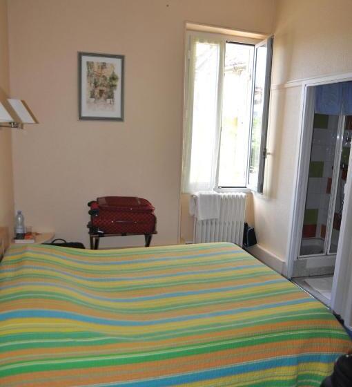 リバービュースタンダードルーム, Auberge Des Platanes