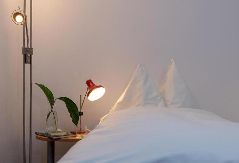 带共用浴室的标准房间, Kloster Ilanz