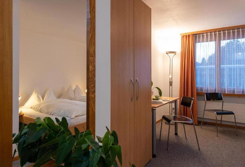 带共用浴室的标准房间, Kloster Ilanz