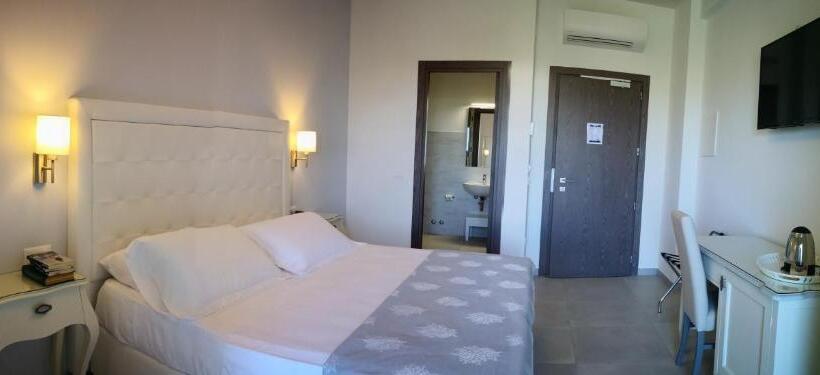 Comfort room with terrace, Puglia Garden