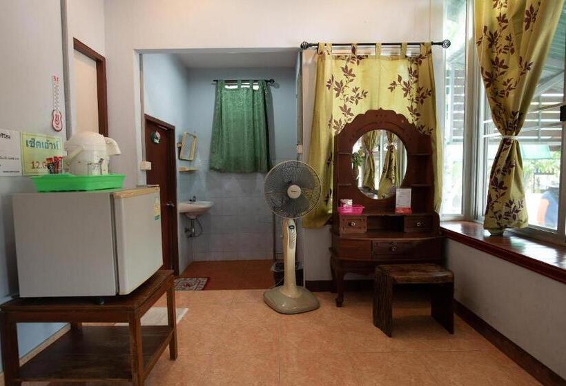 디럭스 룸, Raknatee Countryhome Resort