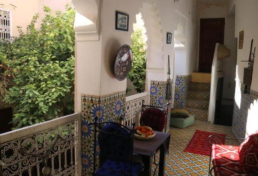 اتاق استاندارد با چشمانداز باغ, Riad Redous