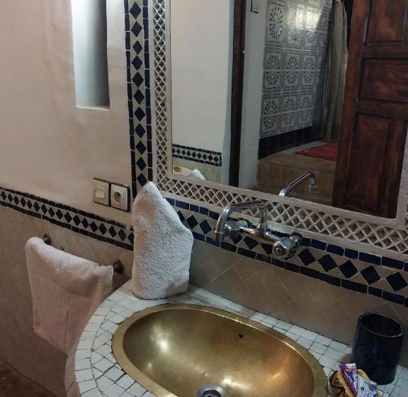 اتاق استاندارد با چشمانداز باغ, Riad Redous