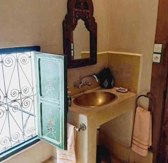 اتاق استاندارد اینتریور, Riad Redous