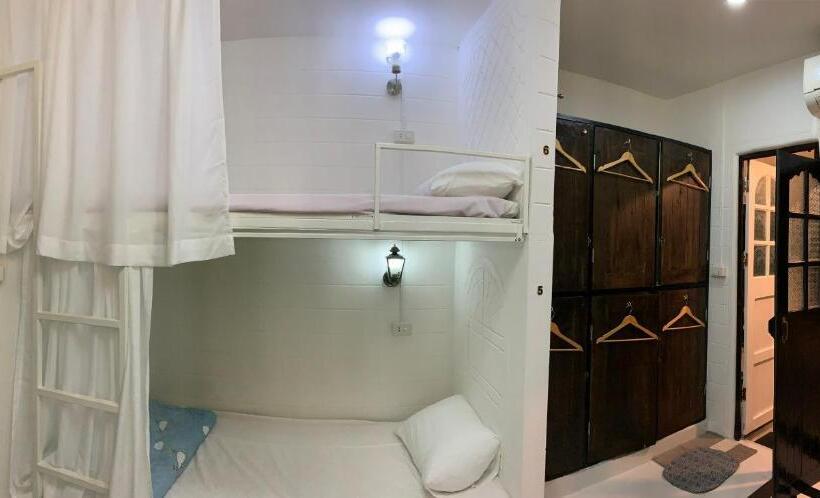 Семейный Номер, At Night