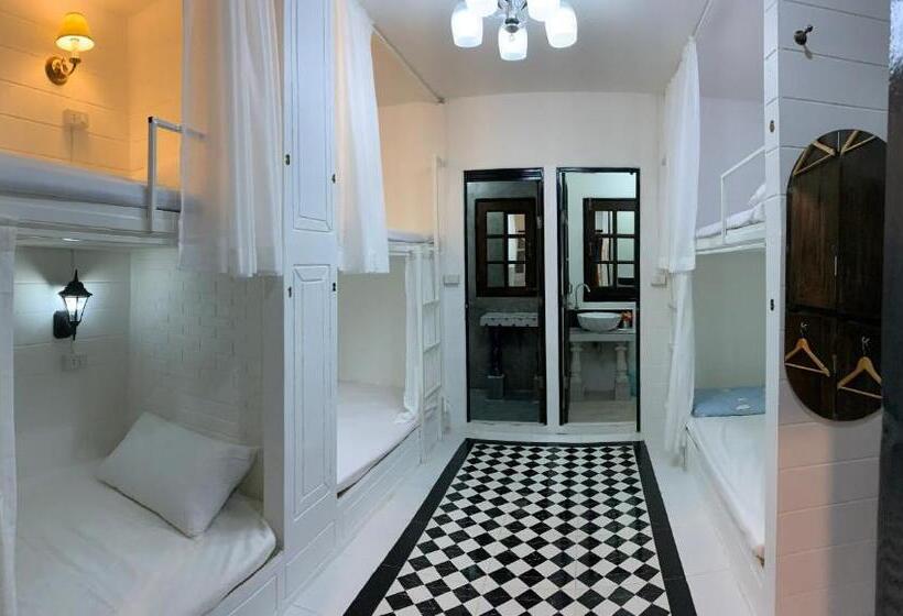 Семейный Номер, At Night