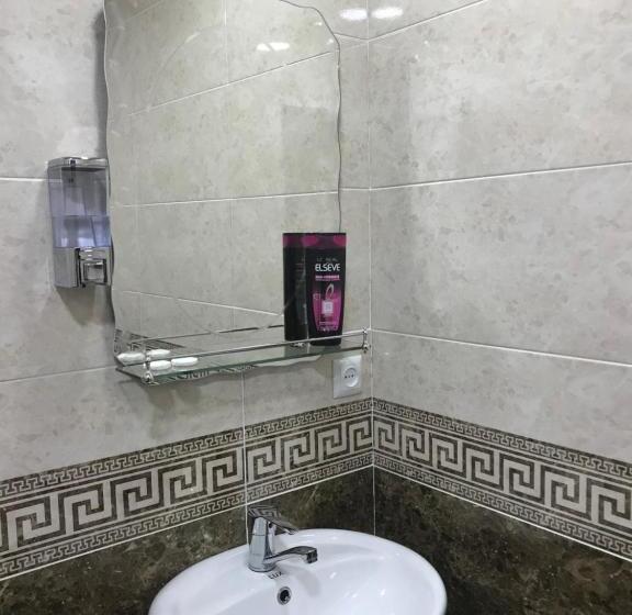 سوییت, Julia Akhaltsikhe