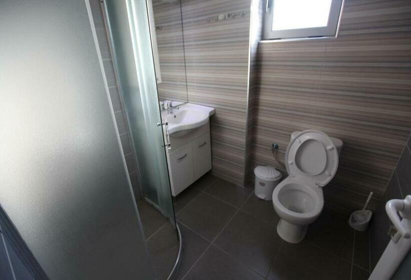 Студио Стандарт Вид на Сад, Esmerald Ksamil