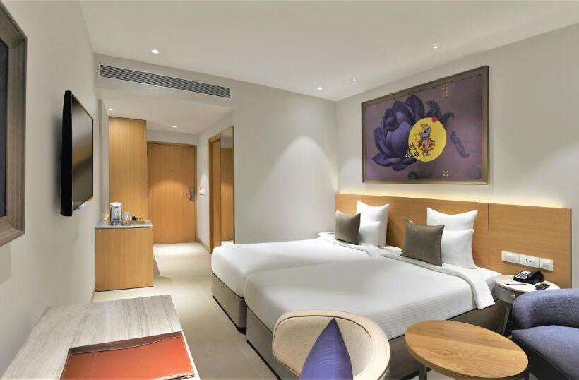 豪华房间, Ginger Dwarka