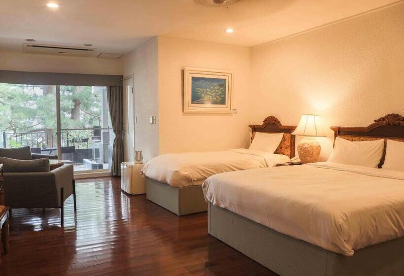 带海景的高档三人间, Isana Resort