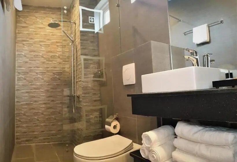 اتاق سوپریور سه تخته, Mio