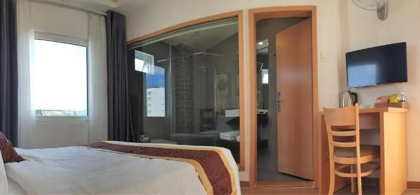 اتاق لوکس, Mio