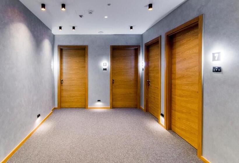 سوئیت با وان آب گرم, Korpa Deli Rooms