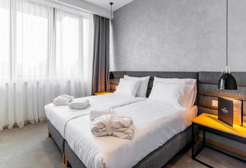 سوئیت با وان آب گرم, Korpa Deli Rooms