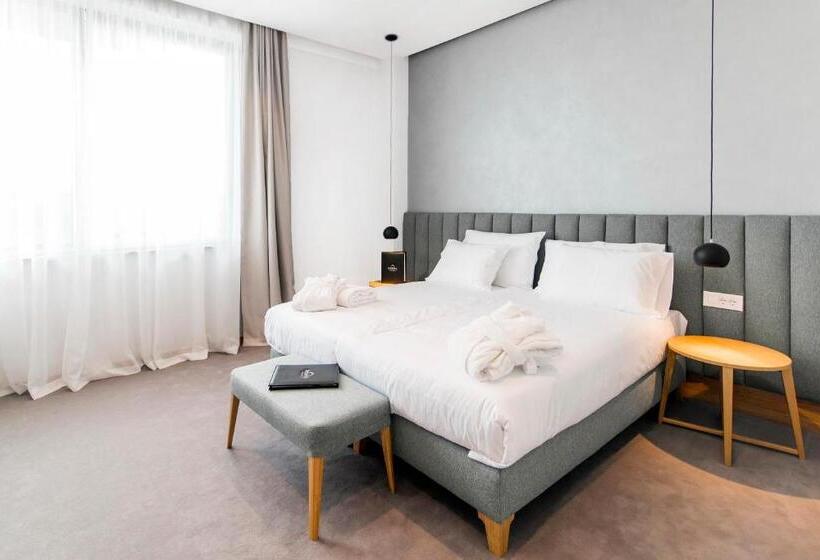 اتاق لوکس, Korpa Deli Rooms