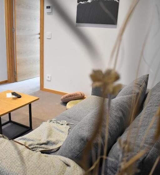 سوئیت با وان آب گرم, Korpa Deli Rooms