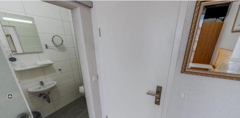 침실 1개 아파트, Alpina Home