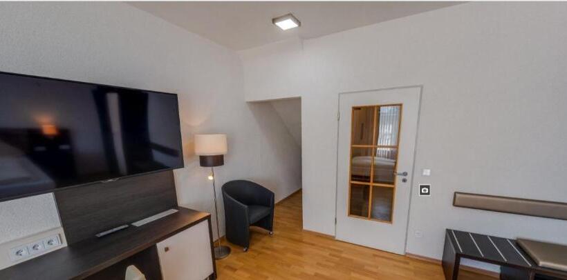 스탠다드 스튜디오, Alpina Home