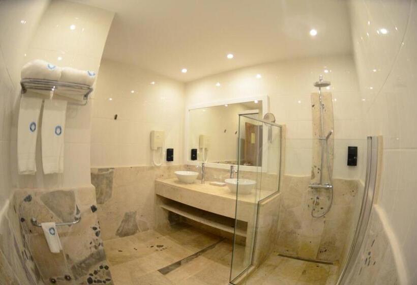 سوییت با چشمانداز دریا, Odjo D Agua