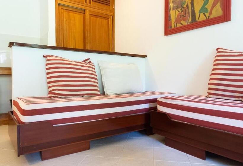 سوییت جونیور, Odjo D Agua