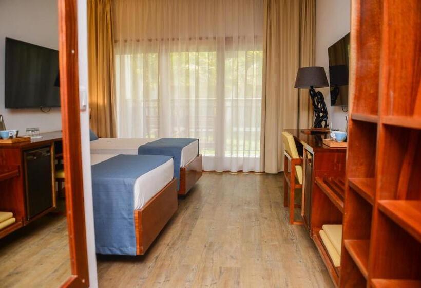 اتاق استاندارد برای معلولان, Odjo D Agua