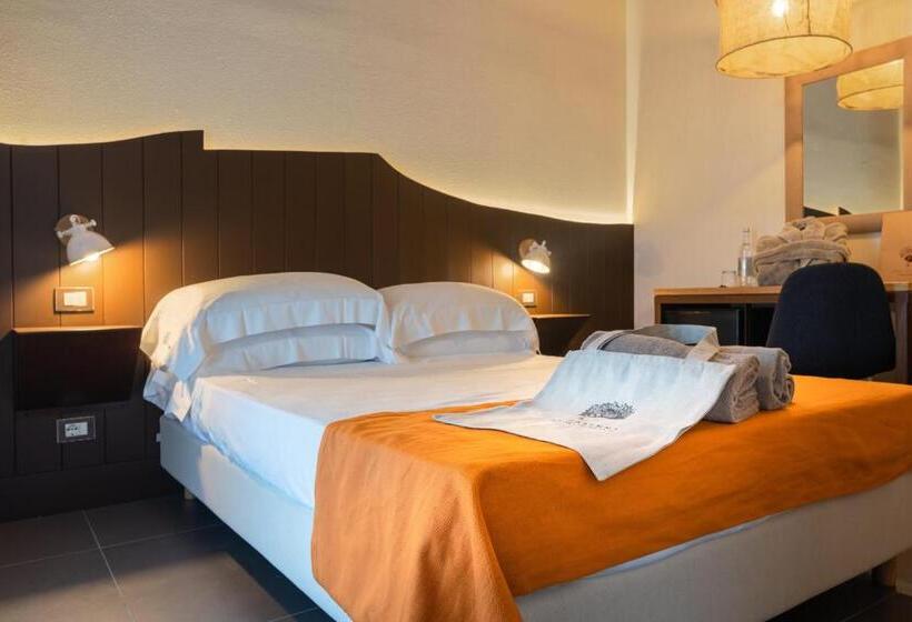 اتاق لوکس چهار تخته, Podere Maremma Spa & Ristorante