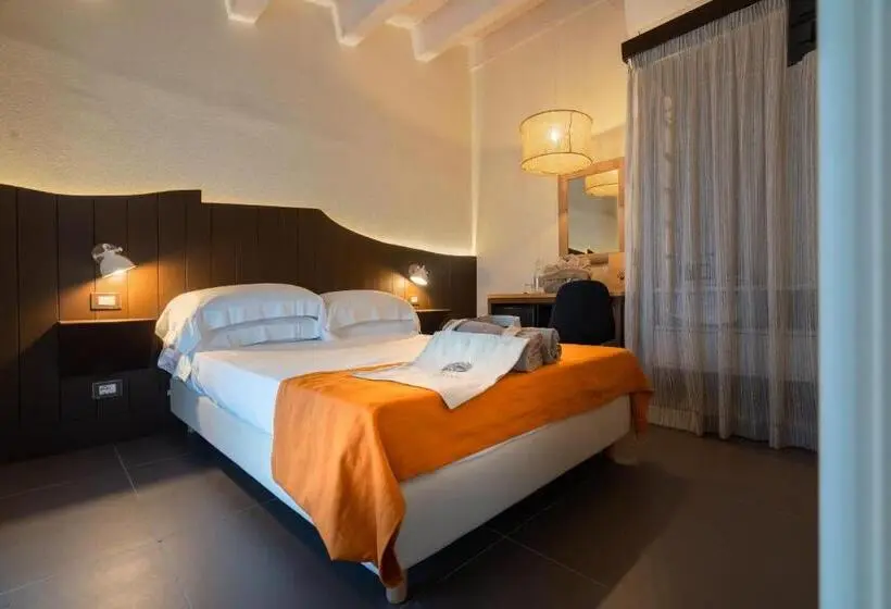 اتاق لوکس چهار تخته, Podere Maremma Spa & Ristorante