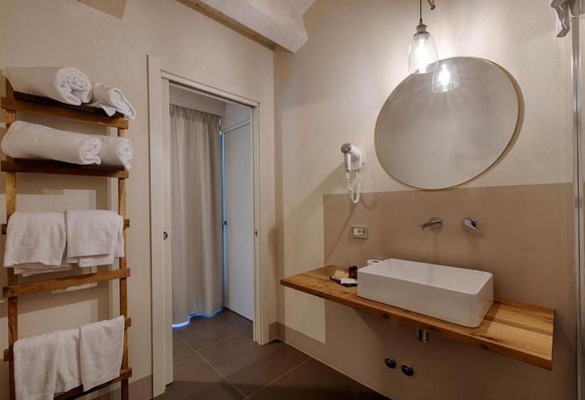 اتاق لوکس چهار تخته, Podere Maremma Spa & Ristorante