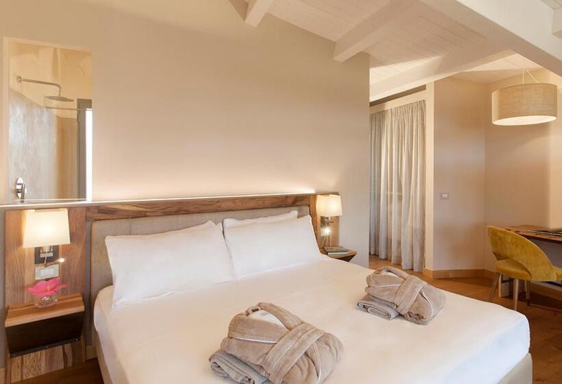 سوئیت جونیور با تراس, Podere Maremma Spa & Ristorante