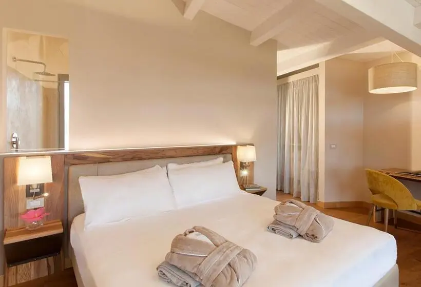سوئیت جونیور با تراس, Podere Maremma Spa & Ristorante