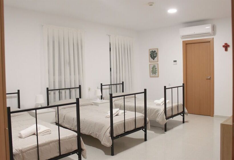 חדר סטנדרט לארבעה, Centro Cristo Rey