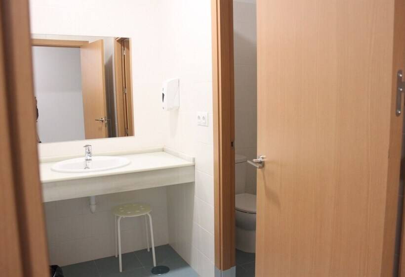 חדר סטנדרט לשלושה, Centro Cristo Rey