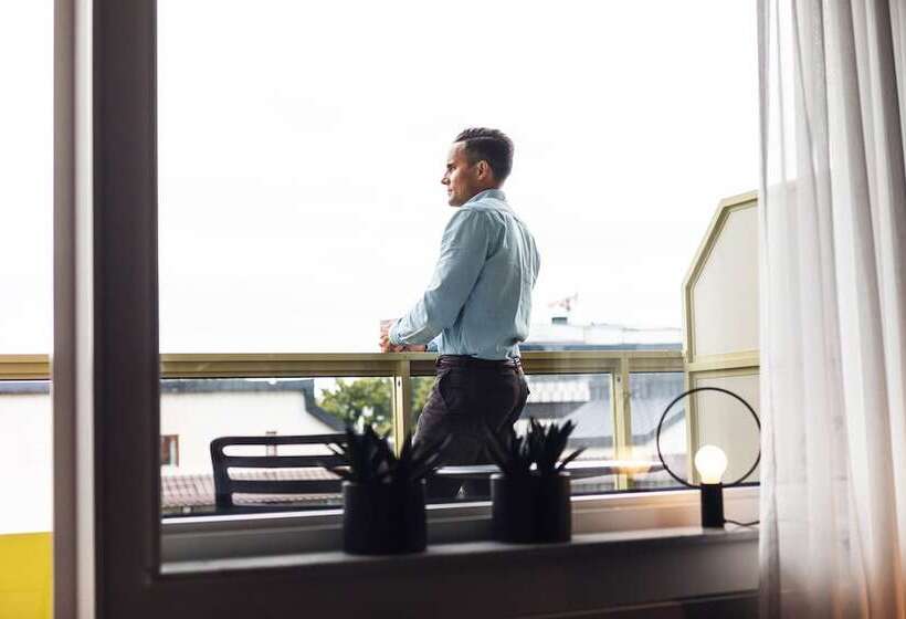 标准工作室, Sky Hotel City Apartments