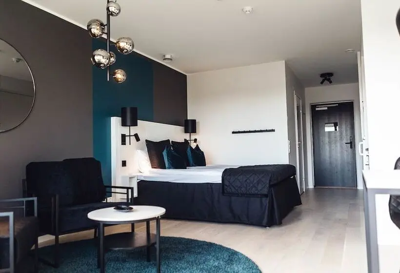 استودیوی استاندارد, Sky Hotel City Apartments