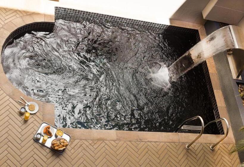 Suite with Pool, Tout Motel