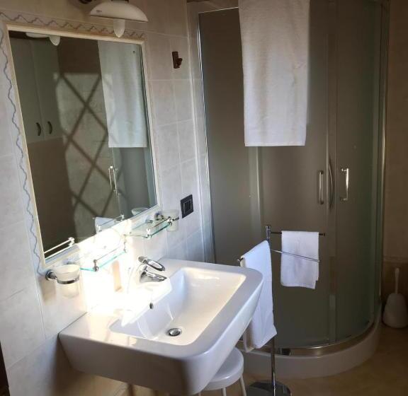 اتاق استاندارد با بالکن و چشمانداز دریا, Bellavista Prile