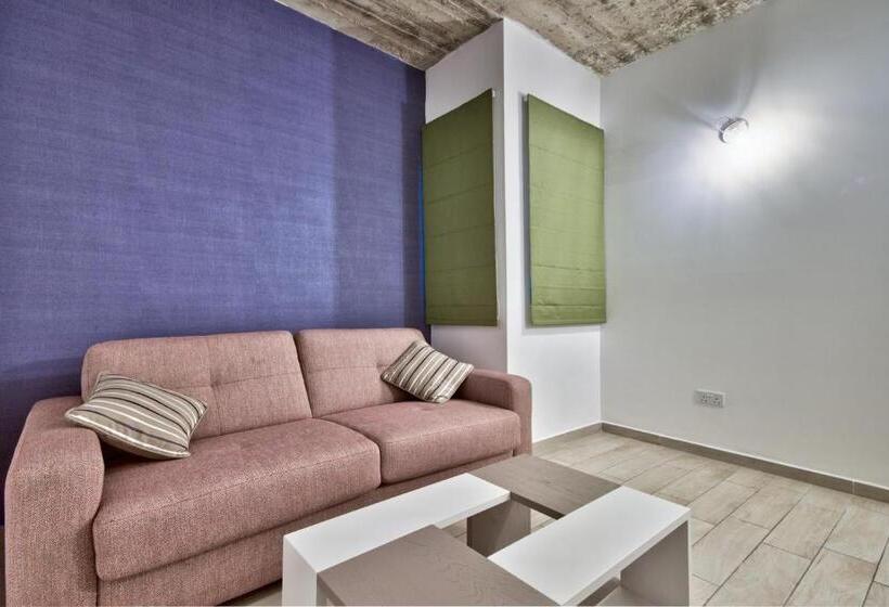 اتاق لوکس سه تخته, Cozy Rooms