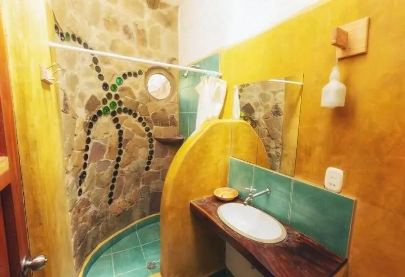 اتاق لوکس, Yvy Casa