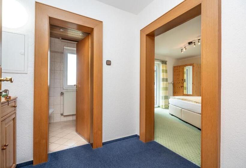 Номер Стандарт Вид на Горы, Gästehaus Kochelsee