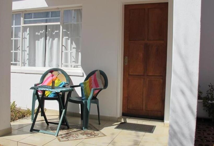 سوییت خانوادگی, Swinburn’s Rest