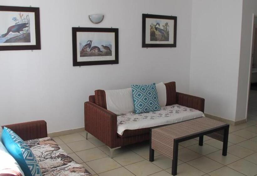 سوییت خانوادگی, Swinburn’s Rest